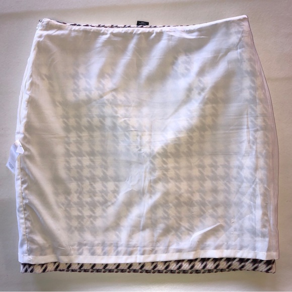 WHBM Wool Blend Lined Pencil Skirt (4) - Picture 8 of 16